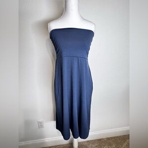 Chic Strapless Navy Dress / converts to Skirt - Travex wrinkle free!